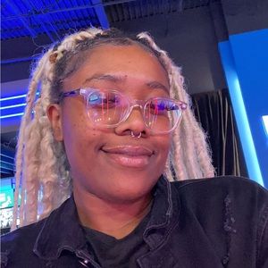 Meet your Posher, Kristósha